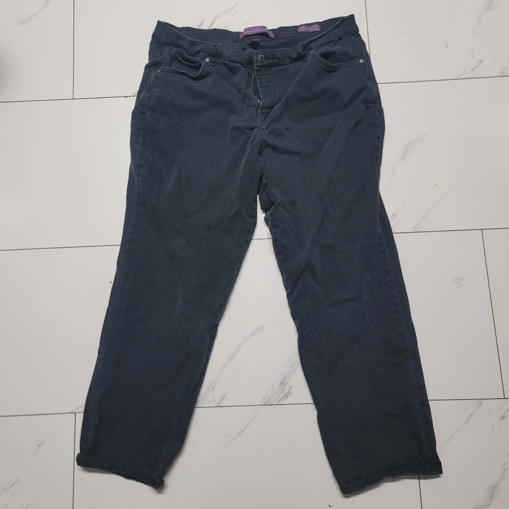 Womens black Gloria Vanderbilt Amanda pants - size 16W